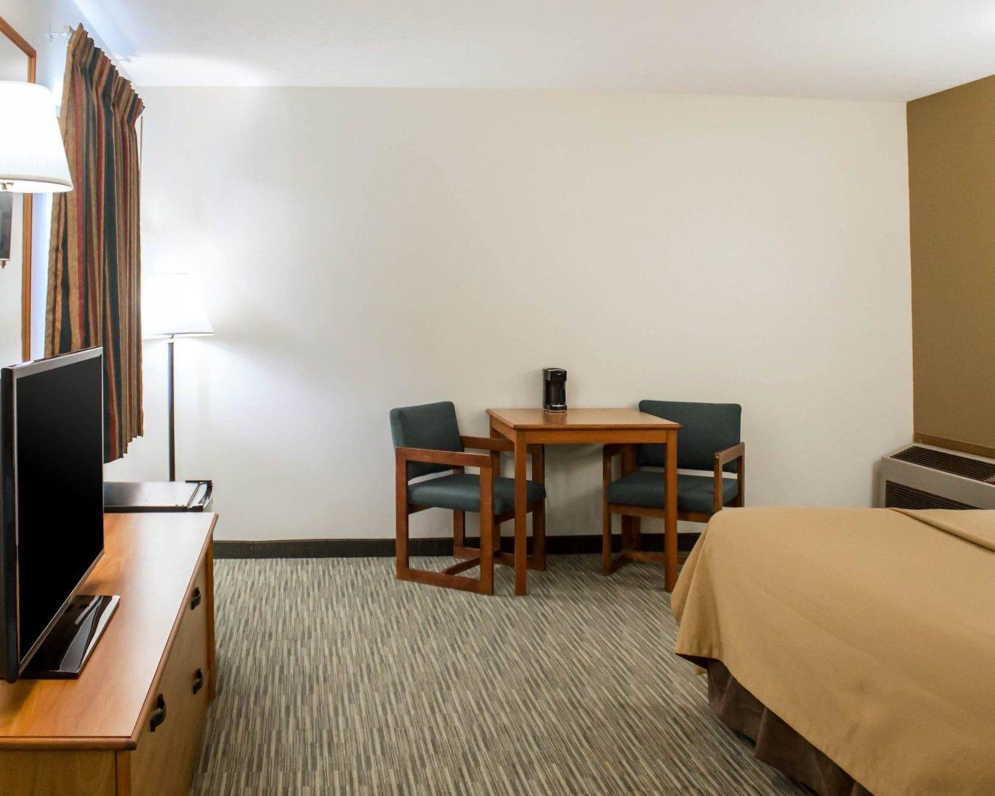 Econo Lodge Elkhart Eksteriør billede
