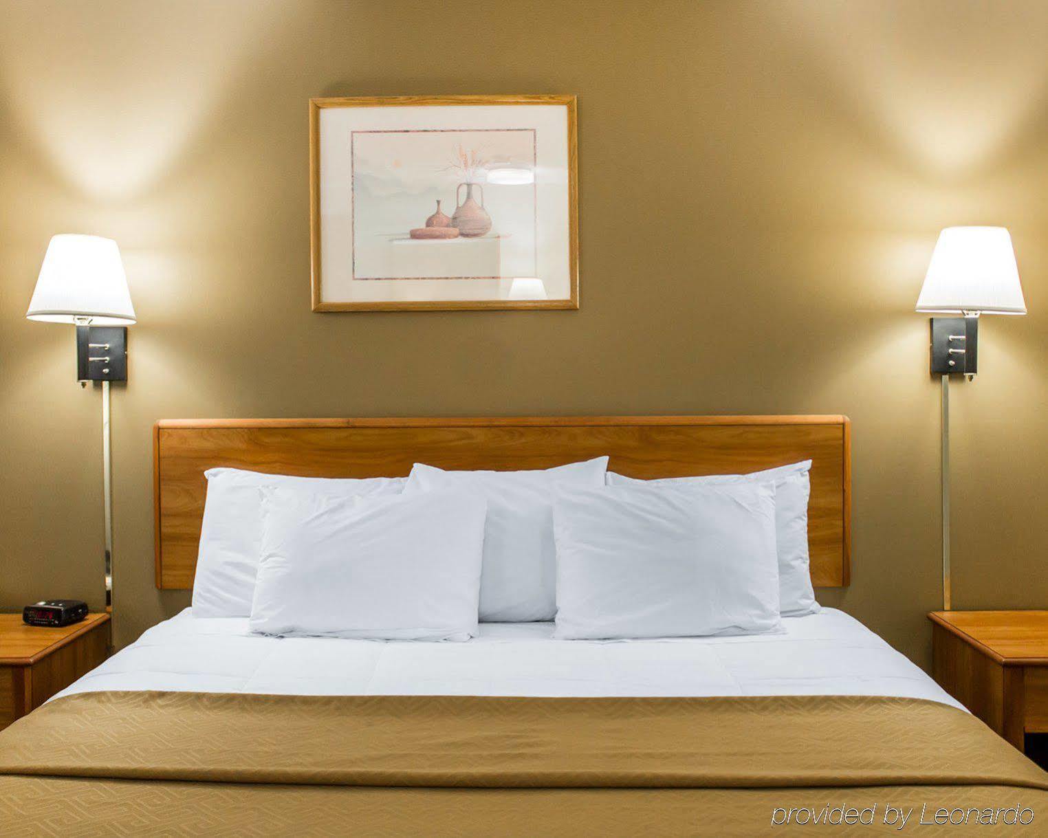 Econo Lodge Elkhart Eksteriør billede